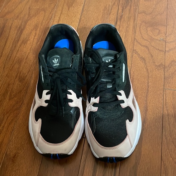 Adidas falcon by Kylie Jenner - Picture 1 of 4